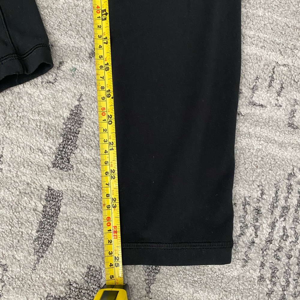 Athleta Stash Pocket 25” EUC worn only a few times. Sz Medium - Picture 5 of 8
